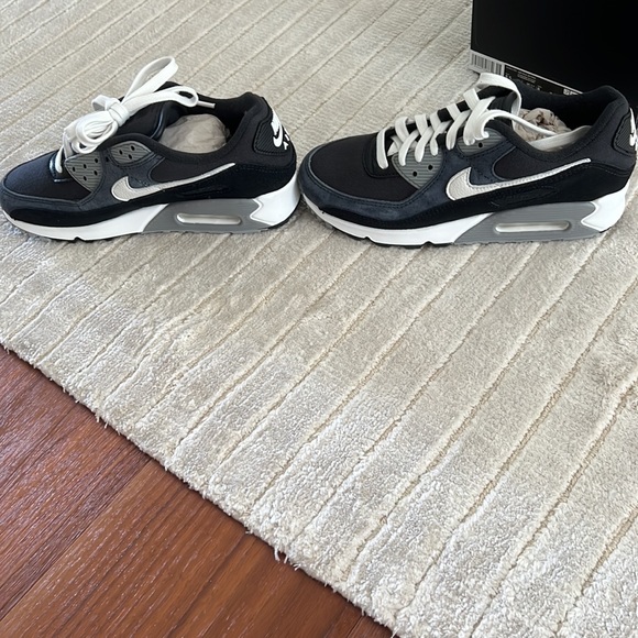Nike Air Max 90 PRM size men’s 6.5, color off noir/summit white-black - Picture 2 of 12